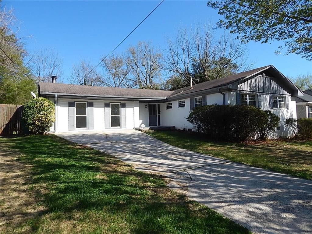 3 bedroom, 1,564 sq ft single family residence sold at 2775 Spring Drive, Smyrna, GA 30080