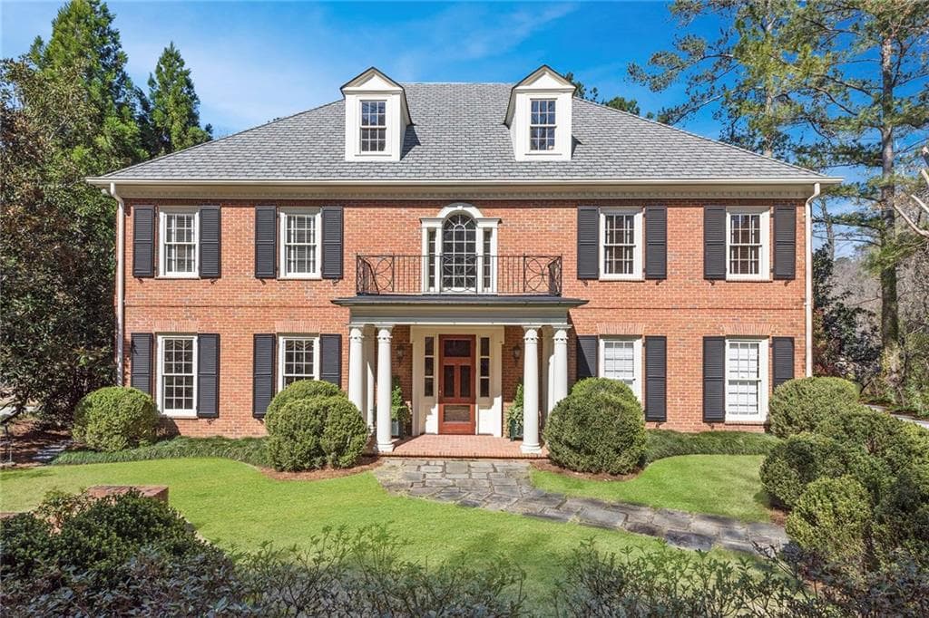 5 bedroom, 6,599 sq ft single family residence sold at 16 Habersham Park, Atlanta, GA 30305