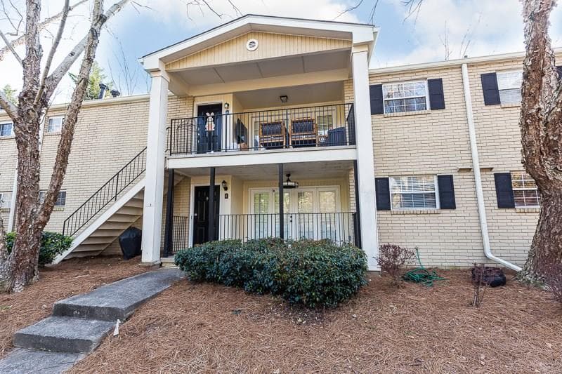 2 bedroom, 1,020 sq ft condominium sold at 311 Peachtree Hills Avenue 12E, Atlanta, GA 30305