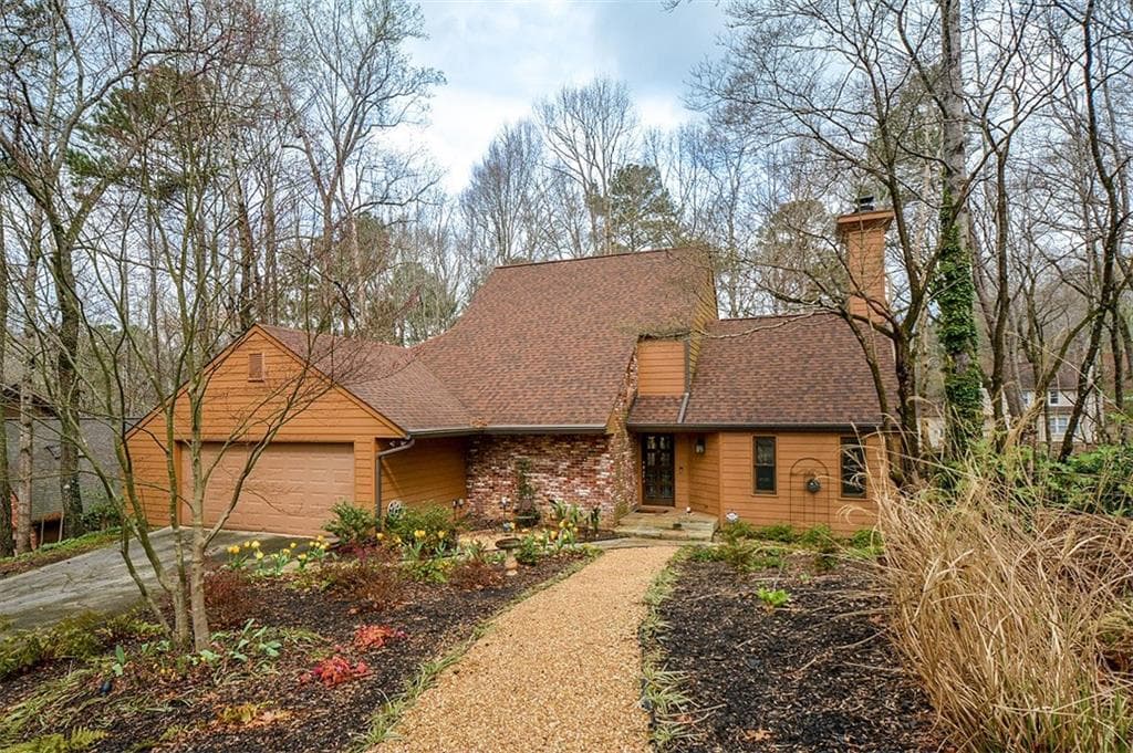 4 bedroom, 2,728 sq ft single family residence sold at 4034 Dunbarton Way, Roswell, GA 30075