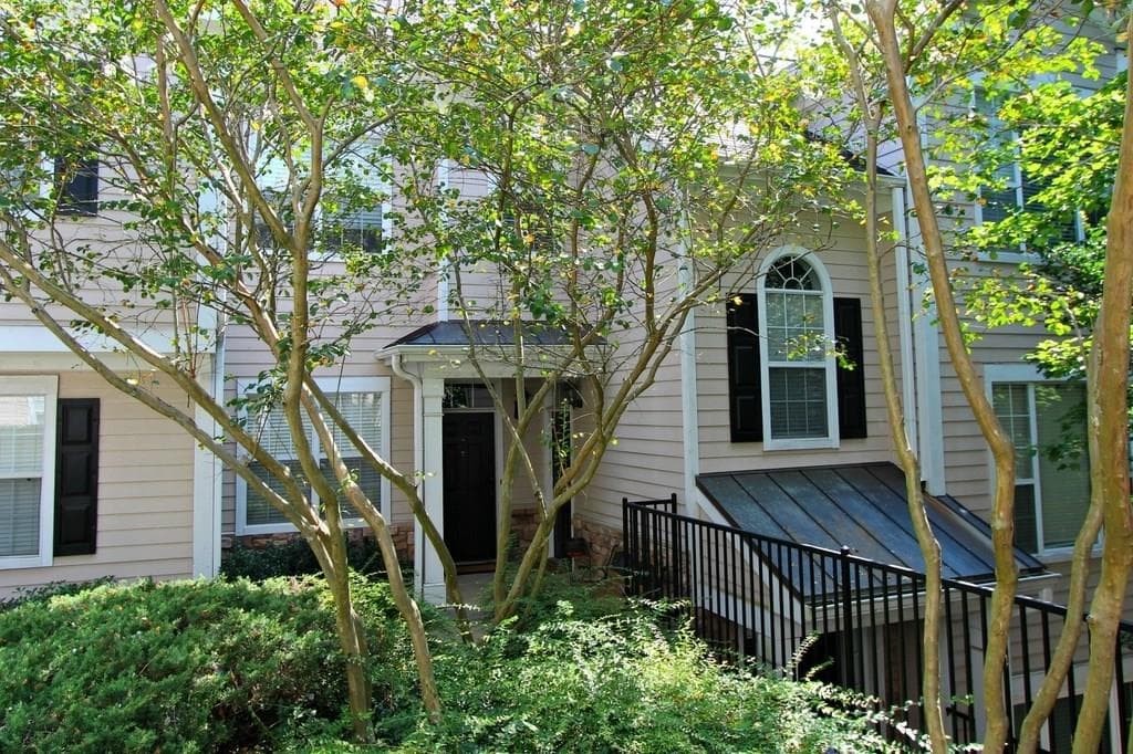3 bedroom, 1,554 sq ft condominium sold at 2400 Cumberland Parkway Unit 814, Atlanta, GA 30339