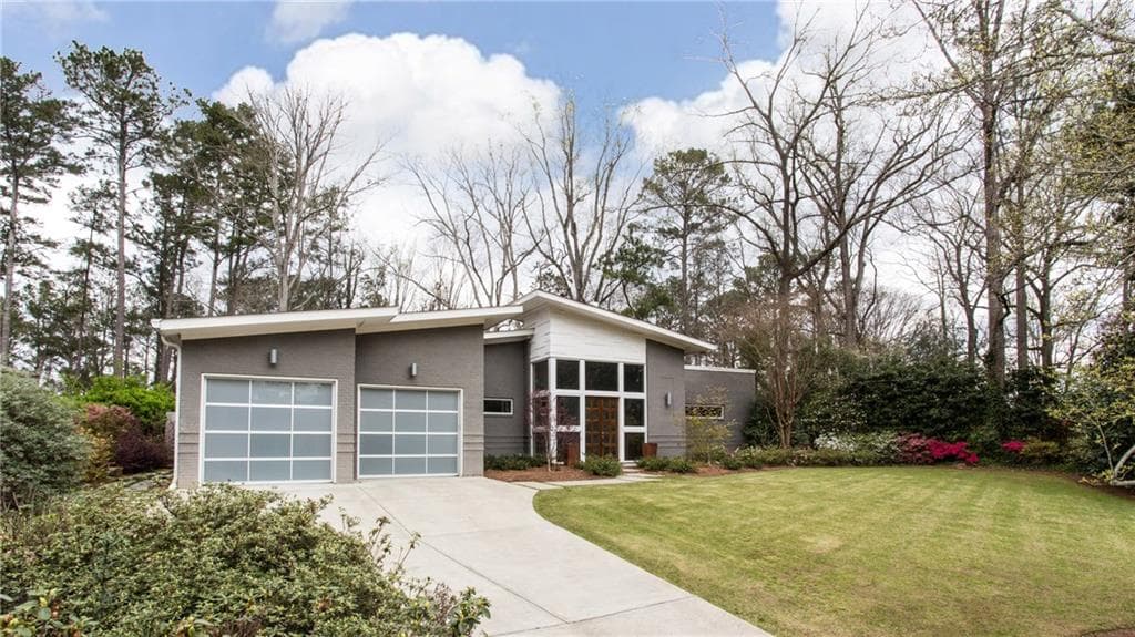 3 bedroom, 2,956 sq ft single family residence sold at 1585 Princess Circle, Atlanta, GA 30345