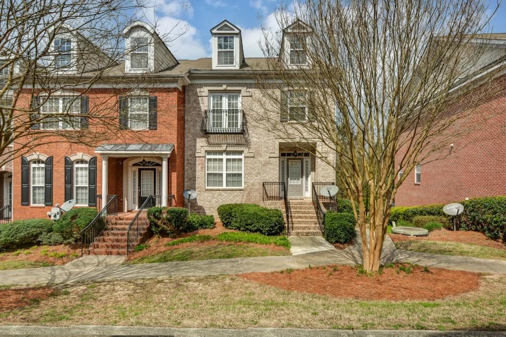 3 bedroom, 2,356 sq ft townhouse sold at 308 Holbrook Road 11, Smyrna, GA 30082