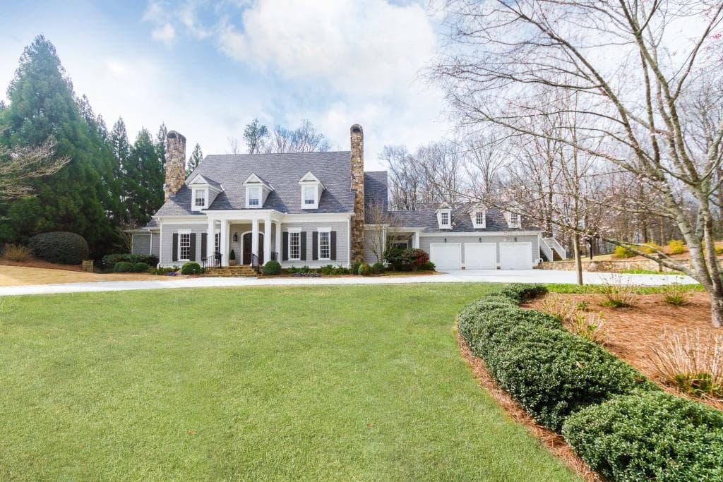 5 bedroom, 8,283 sq ft single family residence sold at 515 Tara Trail, Atlanta, GA 30327