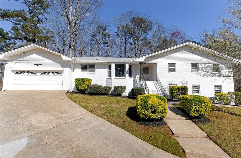 3 bedroom, 1,923 sq ft single family residence sold at 4025 Cheoah Drive, Douglasville, GA 30135