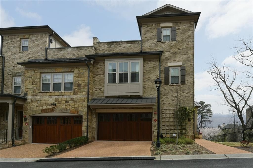 4 bedroom, 4,206 sq ft townhouse sold at 2714 Paces Lookout Way, Atlanta, GA 30339