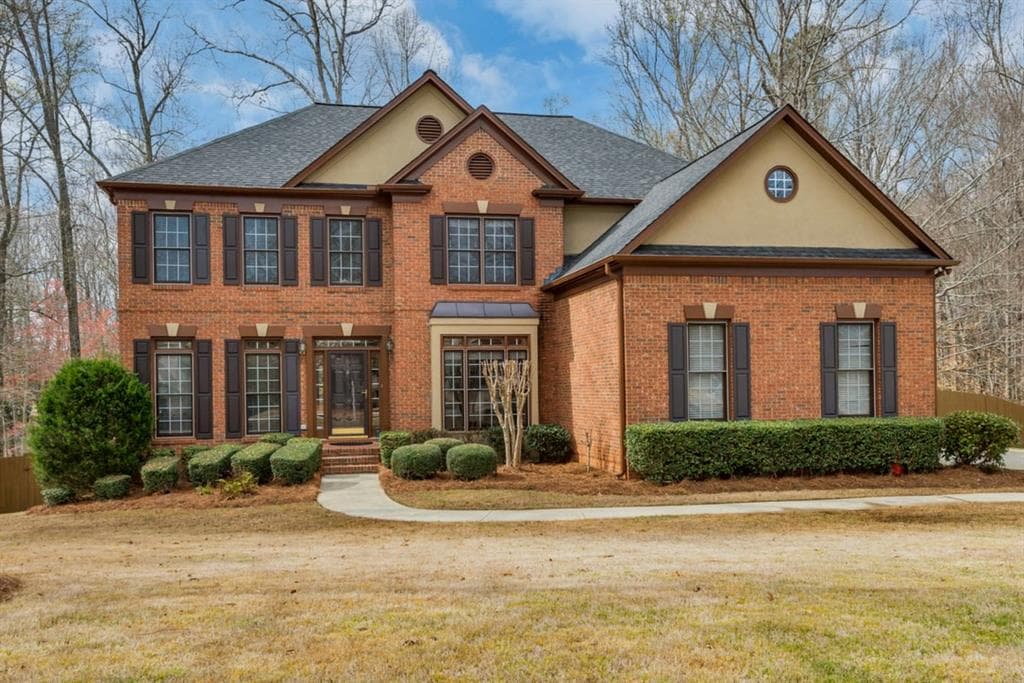 6 bedroom, 4,322 sq ft single family residence sold at 805 Aronson Lake Court, Roswell, GA 30075