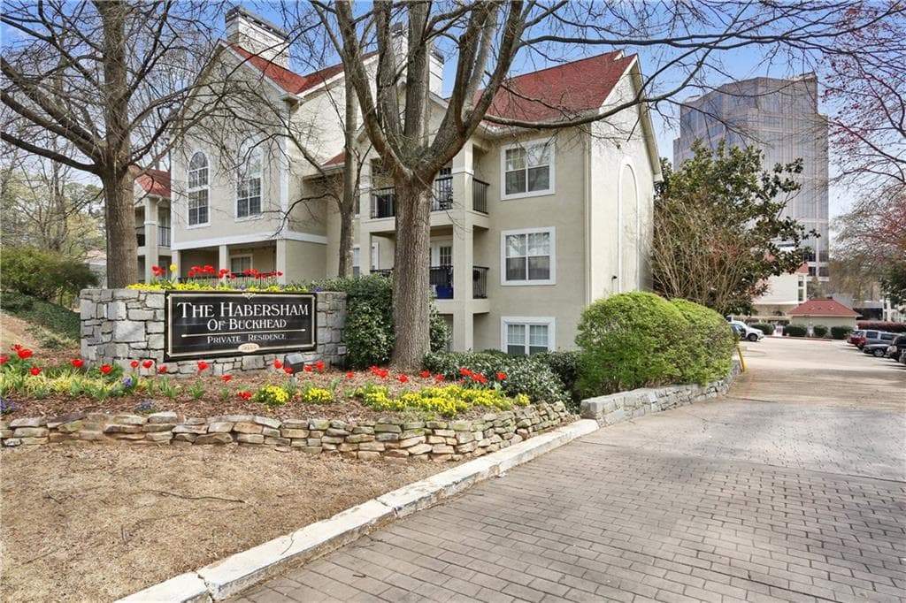 1 bedroom, 696 sq ft condominium sold at 3655 Habersham Road 245, Atlanta, GA 30305