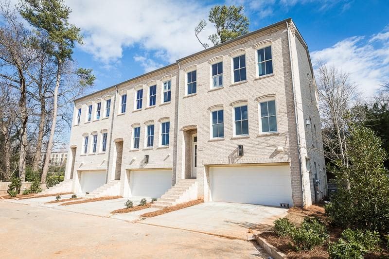 4 bedroom, 2,806 sq ft townhouse sold at 3452 Landen Pine Court 24, Atlanta, GA 30305