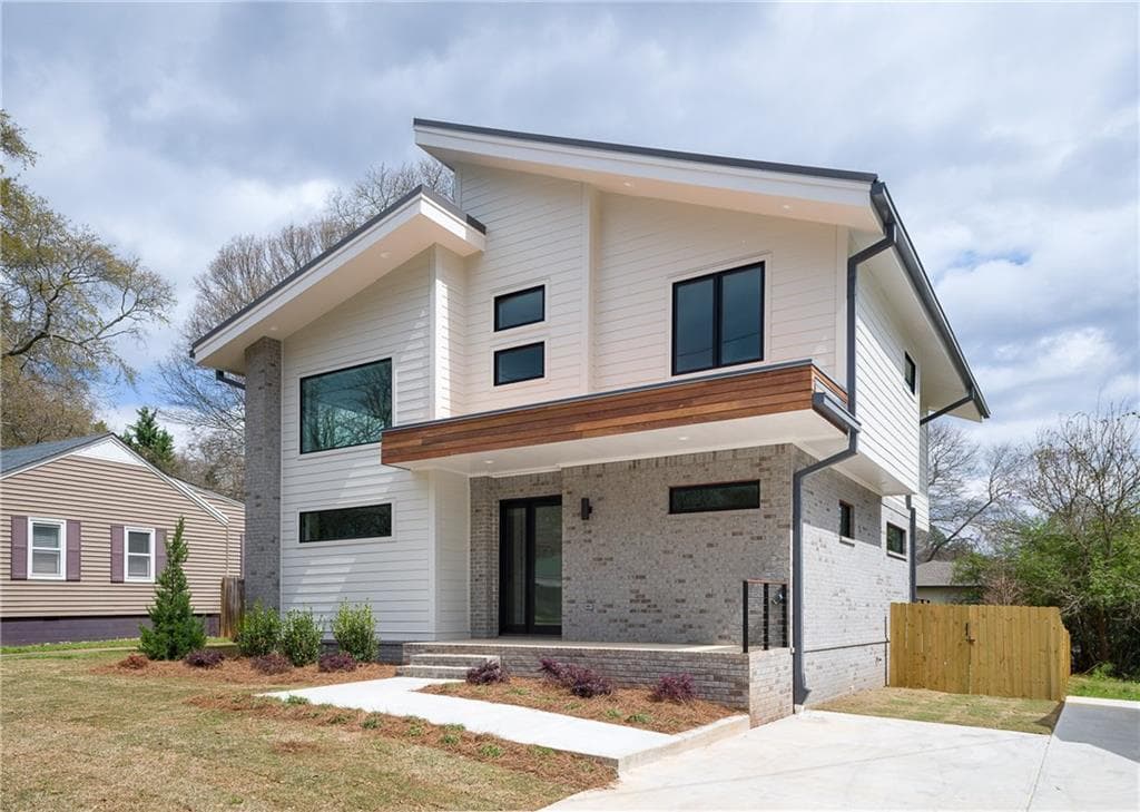 4 bedroom, 2,694 sq ft single family residence sold at 770 Livingstone Place, Decatur, GA 30030