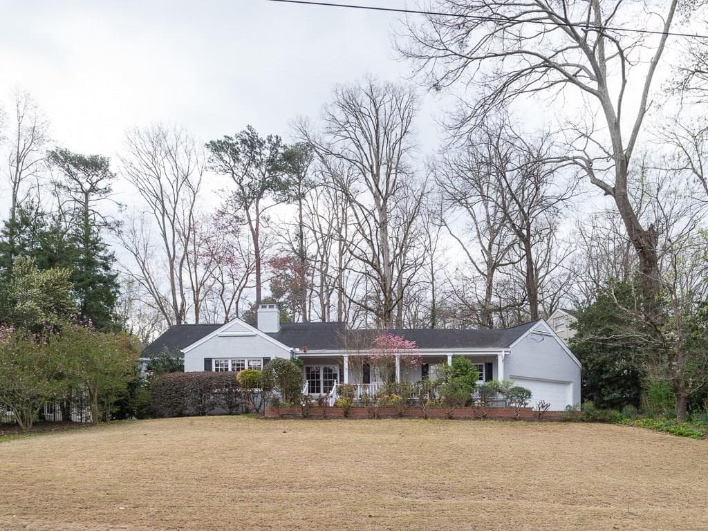5 bedroom single family residence sold at 2929 Castlewood Drive, Atlanta, GA 30327