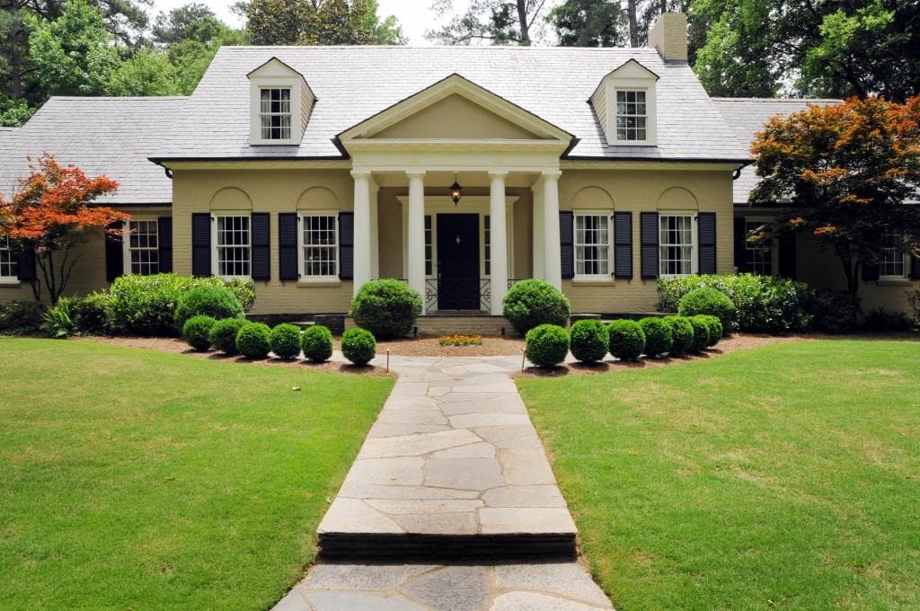 5 bedroom, 5,926 sq ft single family residence sold at 2955 Nancy Creek Road, Atlanta, GA 30327
