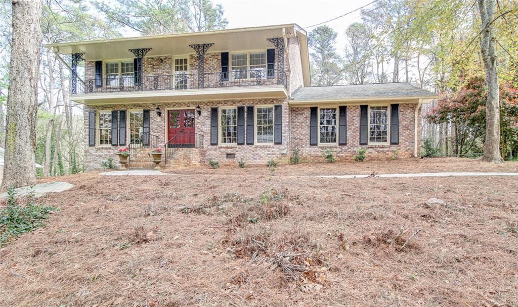 5 bedroom, 2,878 sq ft single family residence sold at 2491 Overlook Way, Atlanta, GA 30345