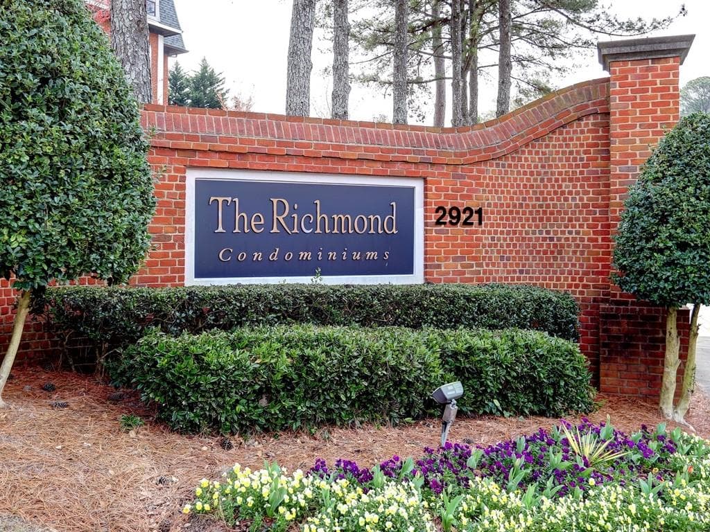 2 bedroom, 1,720 sq ft condominium sold at 2921 Lenox Road 211, Atlanta, GA 30324