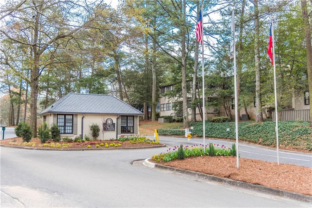 2 bedroom condominium sold at 178 Amherst Place, Atlanta, GA 30327