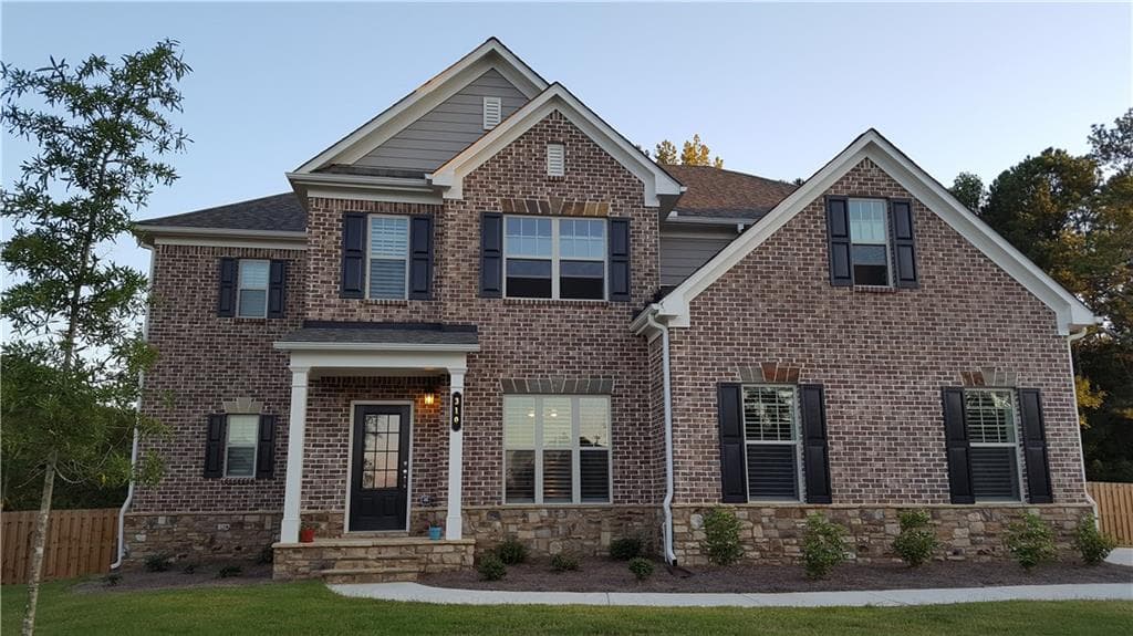 5 bedroom, 2,829 sq ft single family residence sold at 310 Big Creek Way, Alpharetta, GA 30004