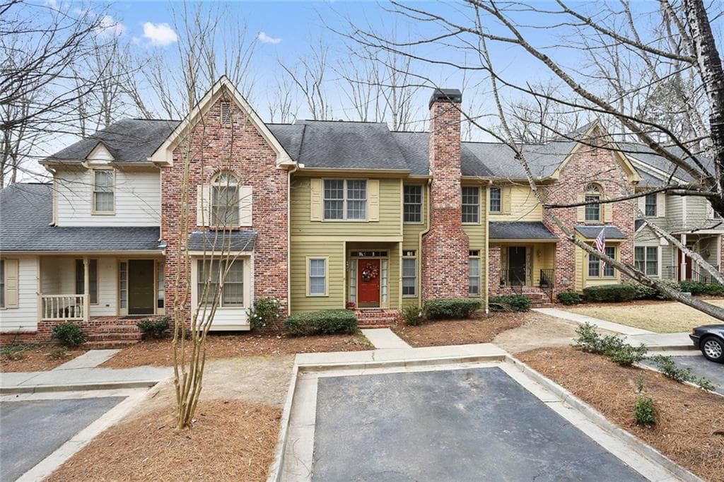 4 bedroom, 2,400 sq ft townhouse sold at 112 River Ridge Lane, Roswell, GA 30075