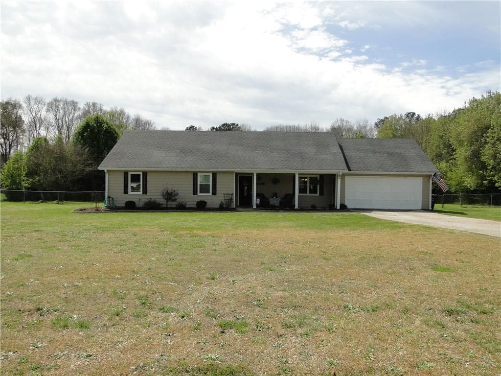 3 bedroom single family residence sold at 2592 Bermuda Drive, Loganville, GA 30052