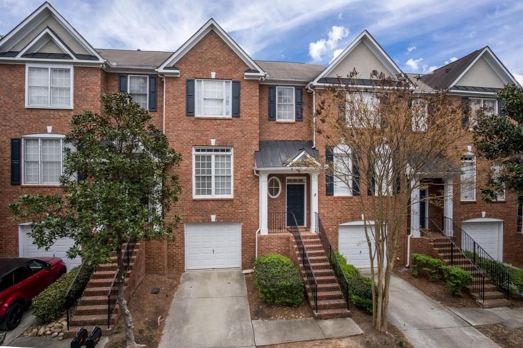 4 bedroom, 2,291 sq ft townhouse sold at 2439 Leaf Hollow Court, Atlanta, GA 30339