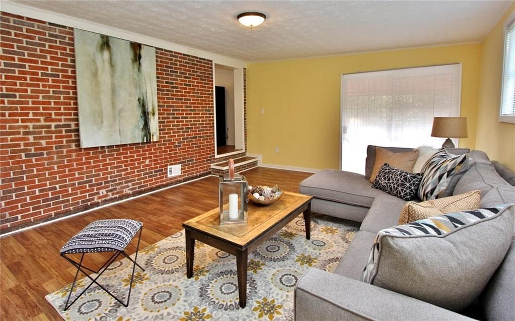 3 bedroom, 1,110 sq ft single family residence sold at 2893 Cambridge Drive, Atlanta, GA 30331