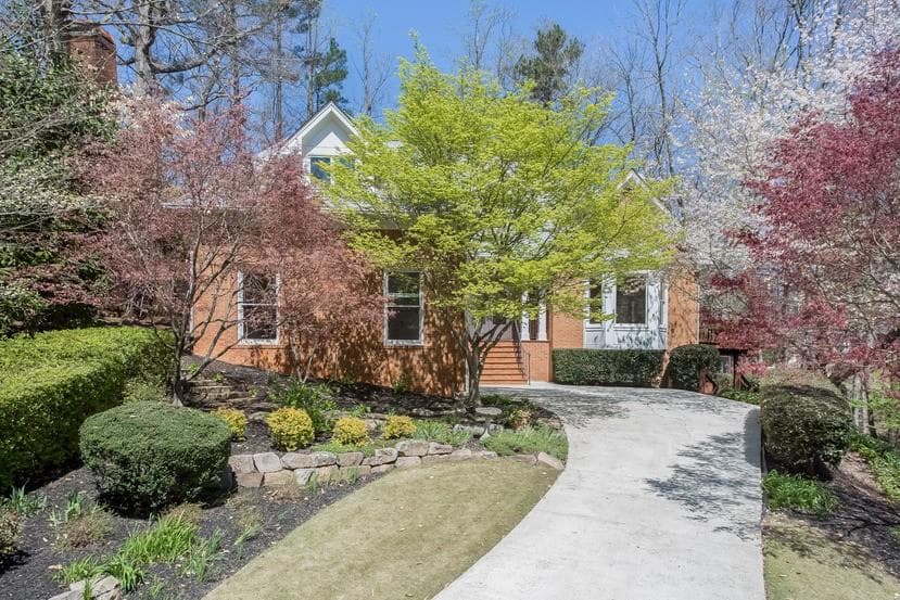 5 bedroom, 4,834 sq ft single family residence sold at 1246 Beech Haven Road, Atlanta, GA 30324