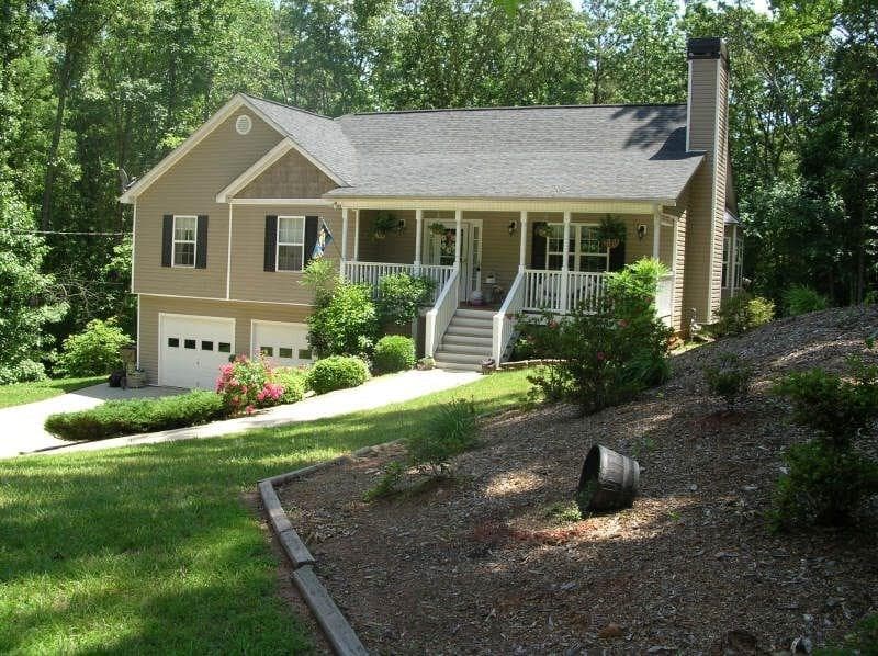 4 bedroom, 2,438 sq ft single family residence sold at 2693 Valley Hill Drive, Acworth, GA 30102