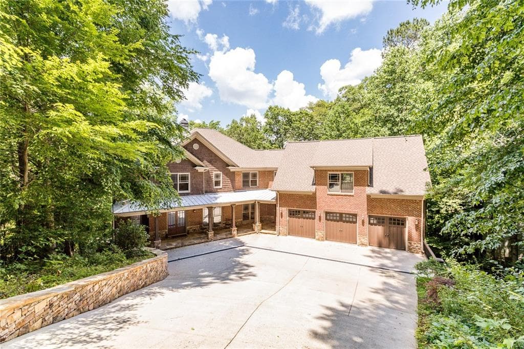 200 Grogans Lake Point, Sandy Springs, GA 30350 — most recent listing photo