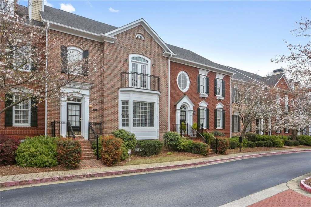 4 bedroom, 3,282 sq ft townhouse sold at 4711 Ivy Ridge Drive, Atlanta, GA 30339