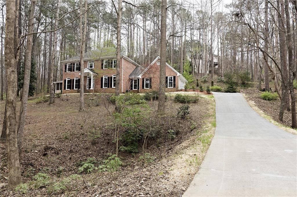 4 bedroom, 2,364 sq ft single family residence sold at 1003 Oak Way, Canton, GA 30114
