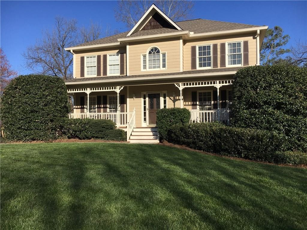 4 bedroom, 3,170 sq ft single family residence sold at 4186 Riverhill Court, Roswell, GA 30075