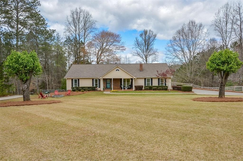 4 bedroom, 3,324 sq ft single family residence sold at 366 Arliss Drive, Canton, GA 30115