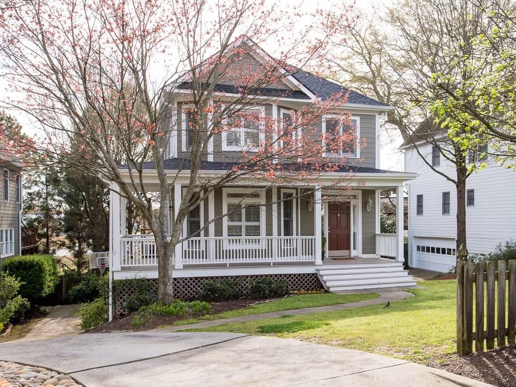 3 bedroom, 1,864 sq ft single family residence sold at 1769 Ridgeway Avenue, Atlanta, GA 30318