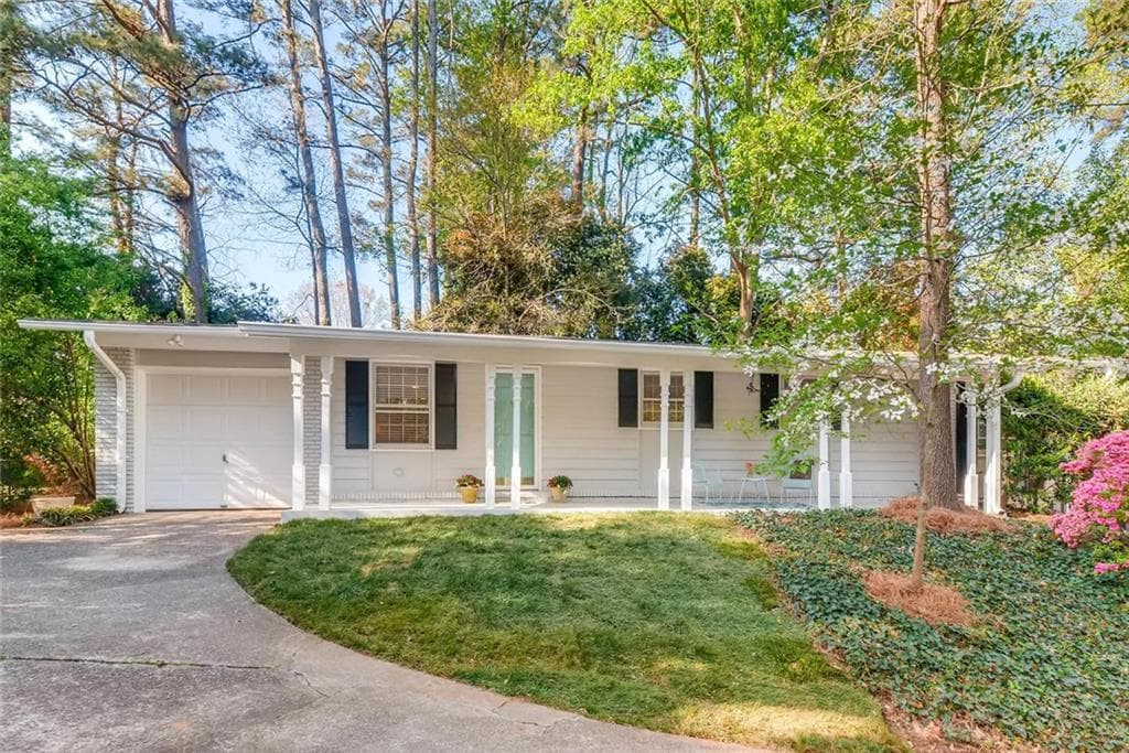 3 bedroom, 1,323 sq ft single family residence sold at 1502 Bubbling Creek Road, Brookhaven, GA 30319