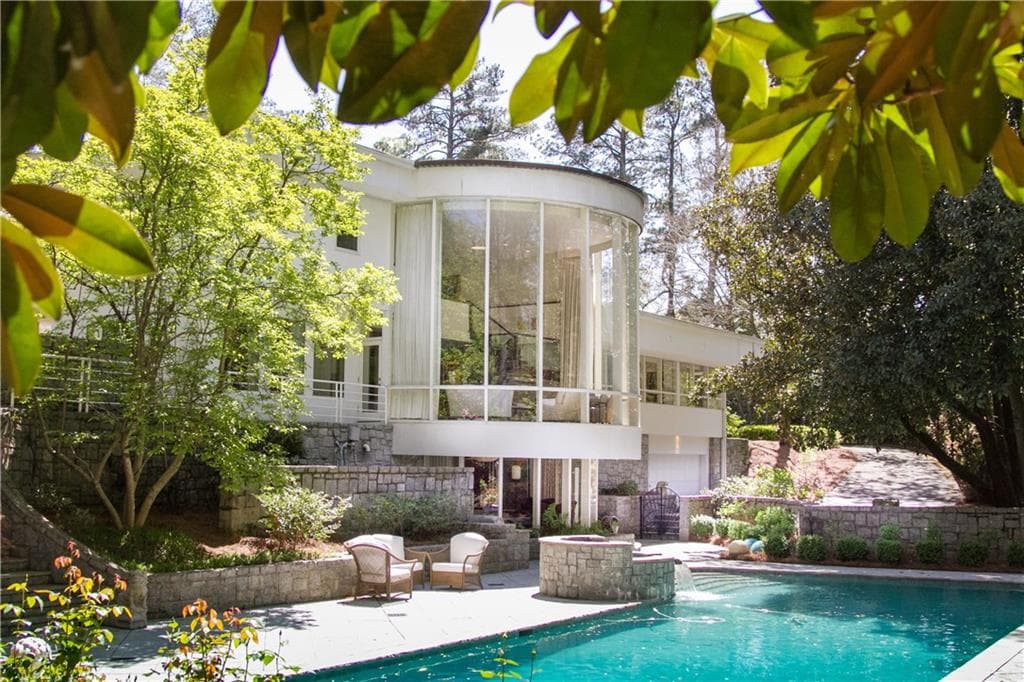 4 bedroom single family residence sold at 4363 Paran Place, Atlanta, GA 30327