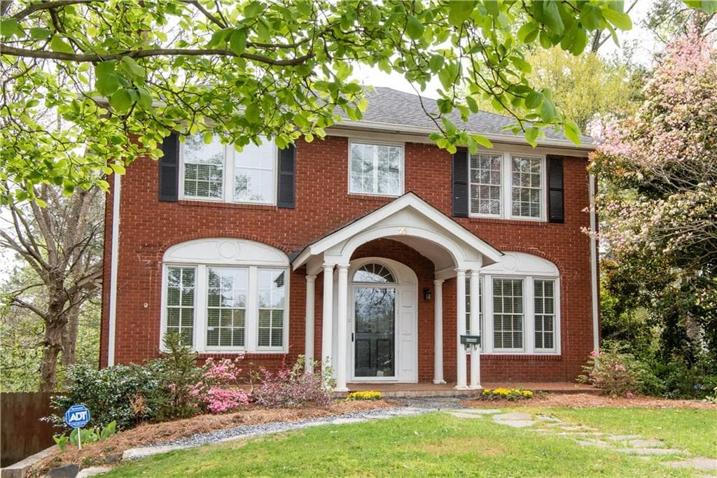 4 bedroom, 3,192 sq ft single family residence sold at 21 S Avondale Road, Avondale Estates, GA 30002