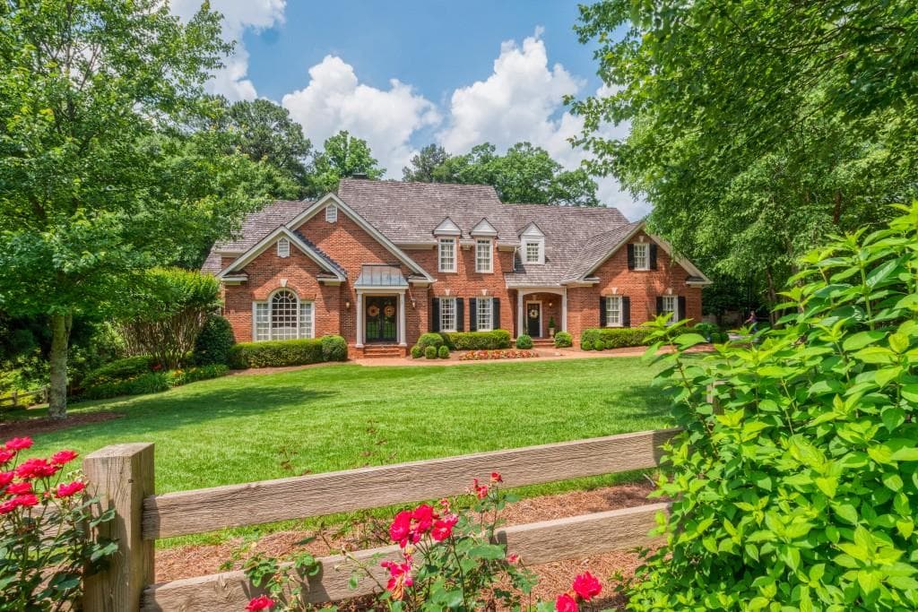 6 bedroom, 6,216 sq ft single family residence sold at 15 Old Vermont Place, Atlanta, GA 30328