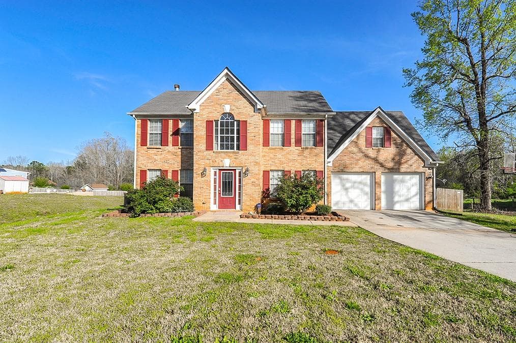 4 bedroom, 2,167 sq ft single family residence sold at 304 Waterfront Drive, Mcdonough, GA 30253