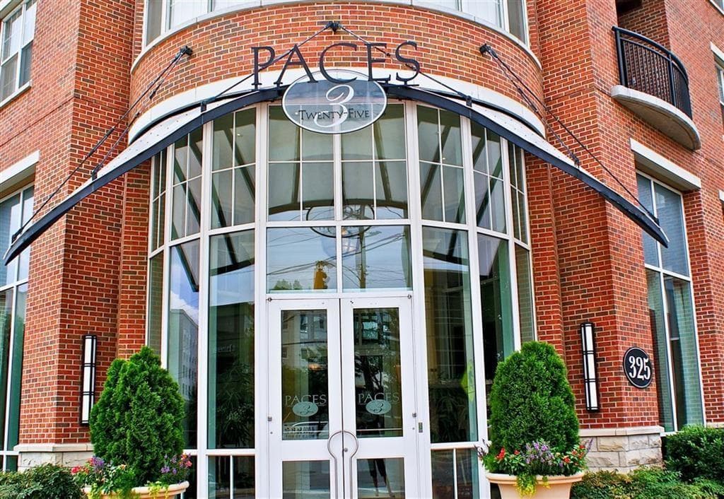 1 bedroom, 883 sq ft condominium sold at 325 E Paces Ferry Road 1810, Atlanta, GA 30305