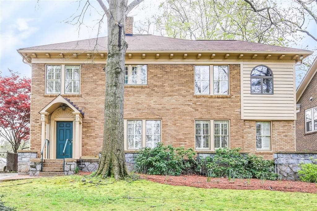 4 bedroom, 3,386 sq ft single family residence sold at 1411 Briarcliff Road, Atlanta, GA 30306