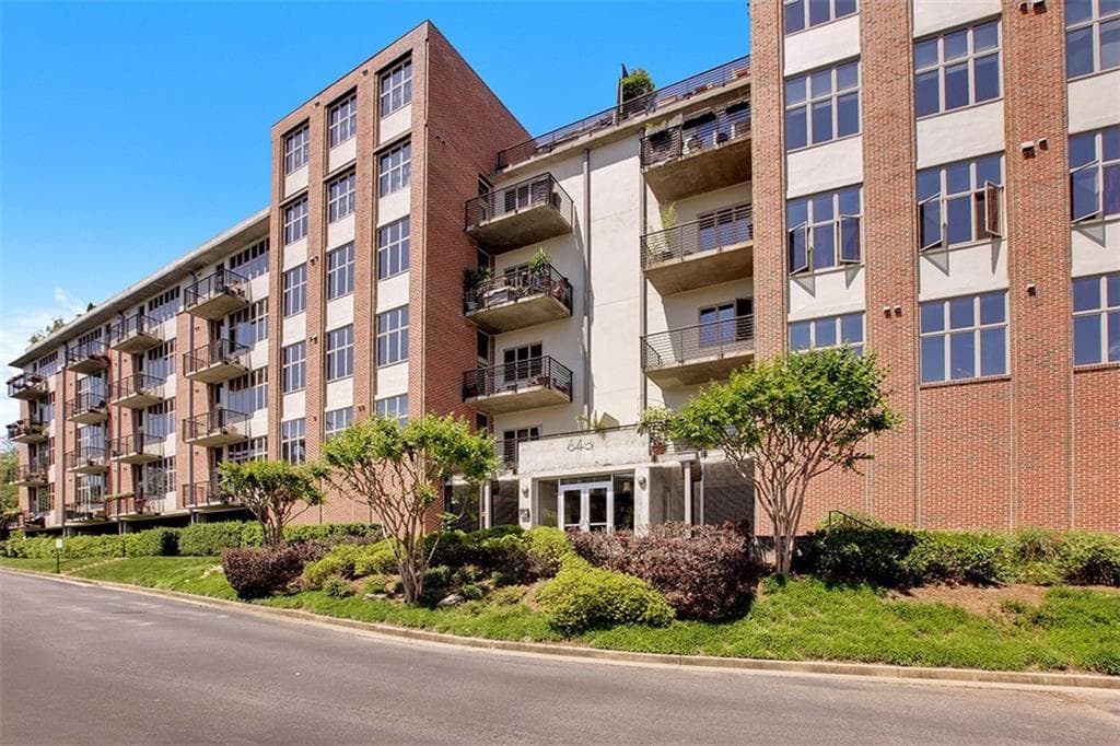 2 bedroom, 1,273 sq ft condominium sold at 640 Glen Iris Drive 306, Atlanta, GA 30308