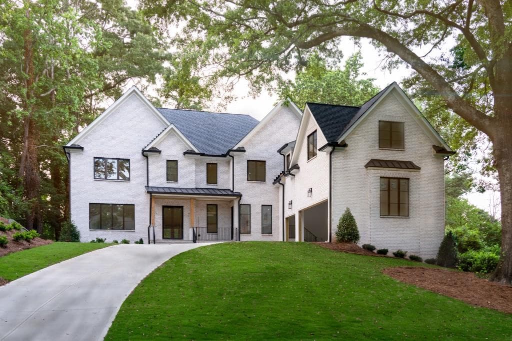 6 bedroom, 9,083 sq ft single family residence sold at 930 Buckingham Circle, Atlanta, GA 30327