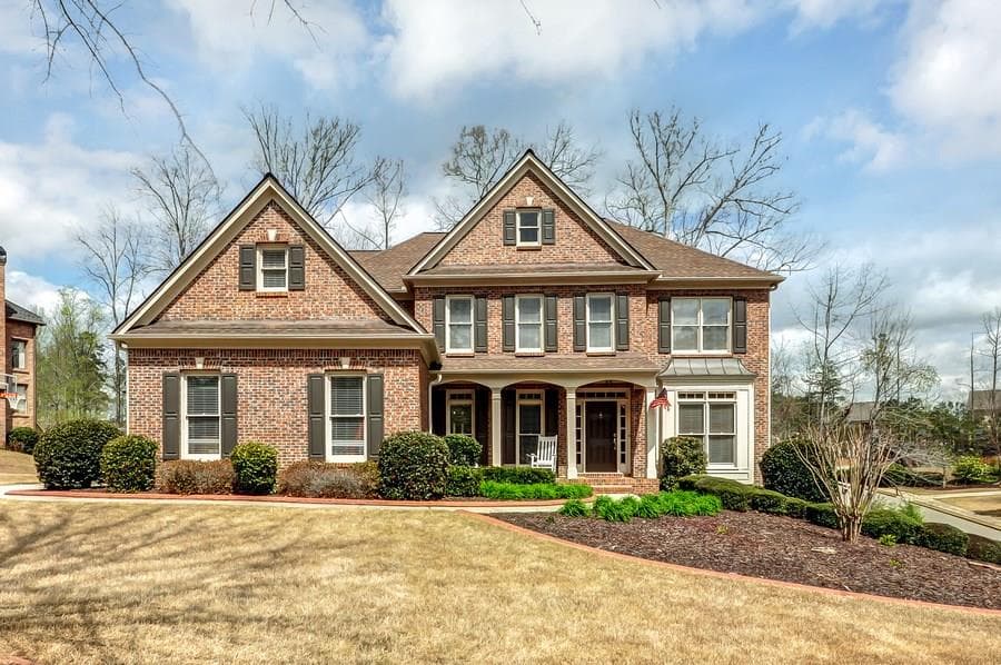 4 bedroom, 4,506 sq ft single family residence sold at 4020 Oak Laurel Way, Alpharetta, GA 30004