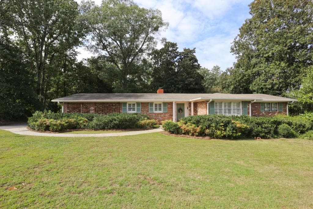 5856 Riverside Drive, Sandy Springs, GA 30327 — most recent listing photo