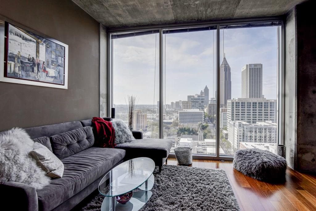 2 bedroom, 982 sq ft condominium sold at 855 Peachtree Street 2005, Atlanta, GA 30308