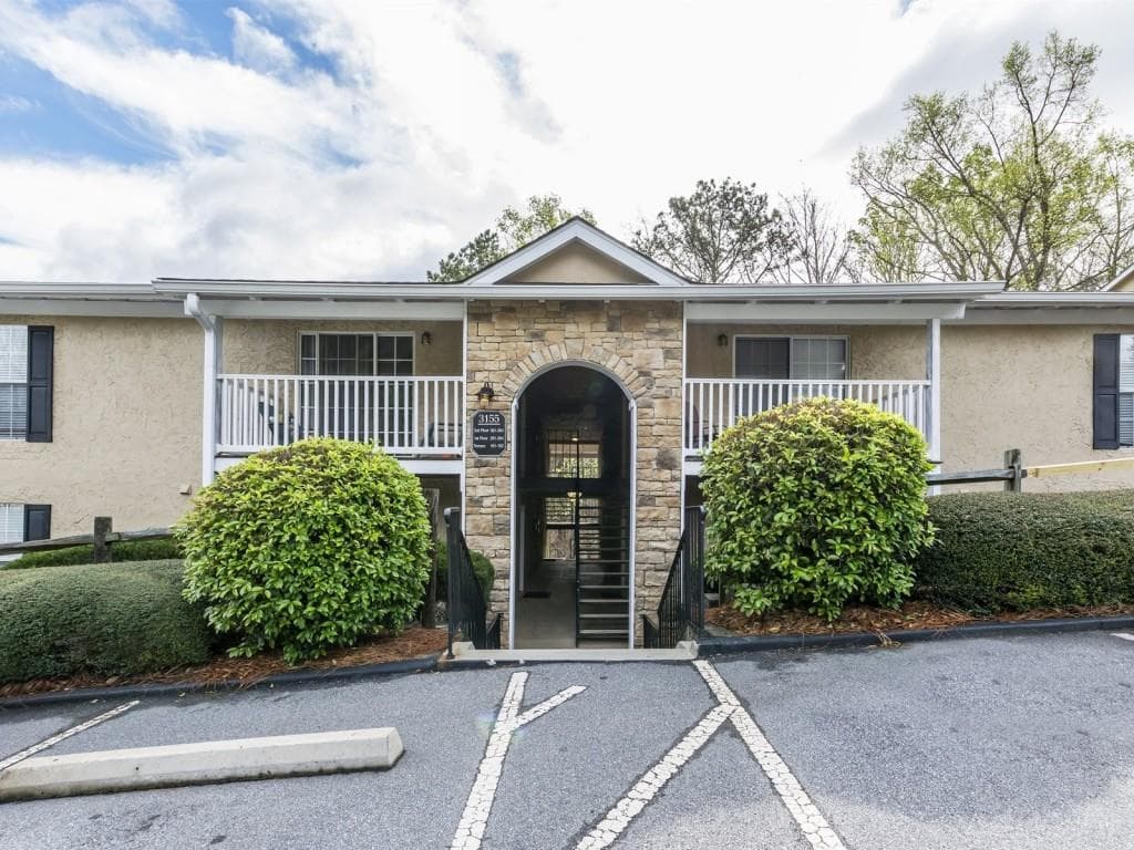 2 bedroom, 980 sq ft condominium sold at 3155 Seven Pines Court 301, Atlanta, GA 30339