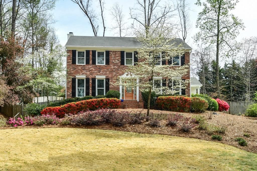4 bedroom, 2,826 sq ft single family residence sold at 2124 Hawthorne Point, Marietta, GA 30062