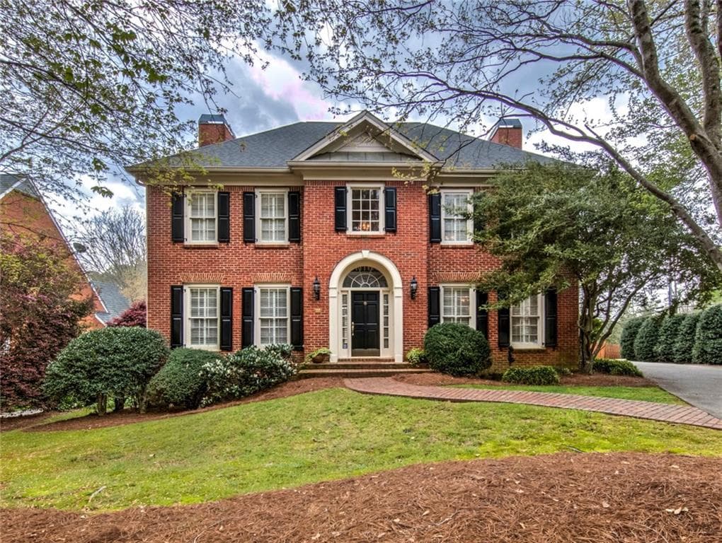 5 bedroom, 4,335 sq ft single family residence sold at 8 Parkside Court, Atlanta, GA 30342
