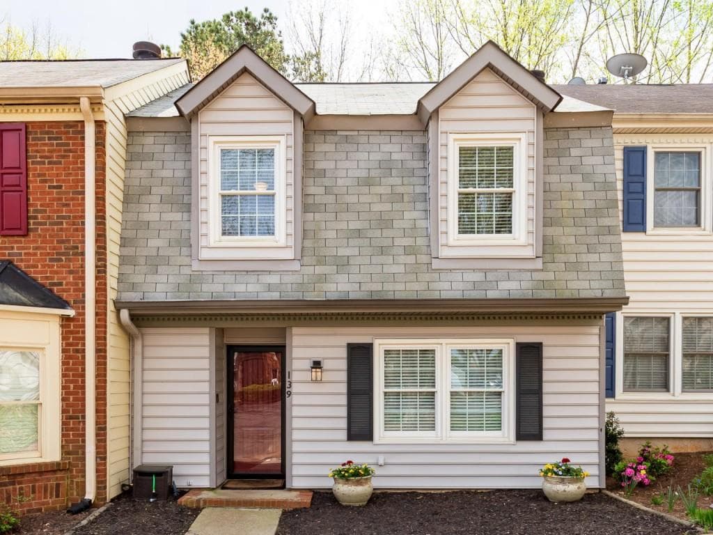 3 bedroom, 1,760 sq ft townhouse sold at 139 Teal Court E, Roswell, GA 30076