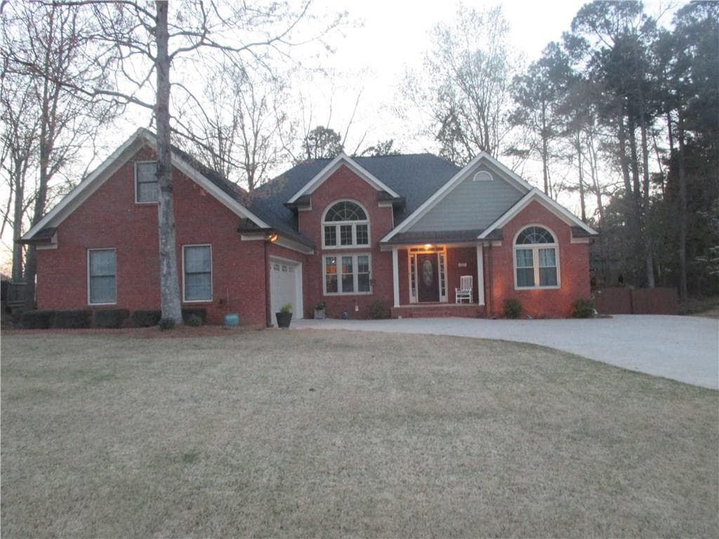 4 bedroom, 2,098 sq ft single family residence sold at 2226 Woodbriar Drive, Buford, GA 30518