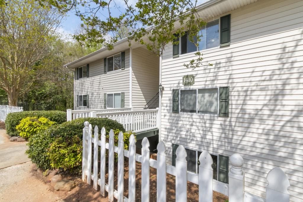 1 bedroom, 627 sq ft condominium sold at 1410 Foxhall Lane 6, Atlanta, GA 30316